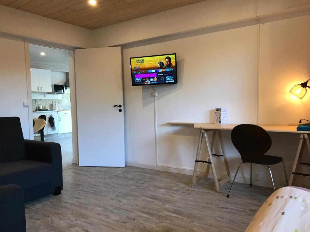 T2 rdc calme, idéalement placé, parking&jardin Issoire Exterior foto
